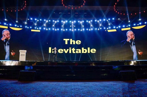 凱文·凱利最新演講：未來人類如何擊敗機器人？